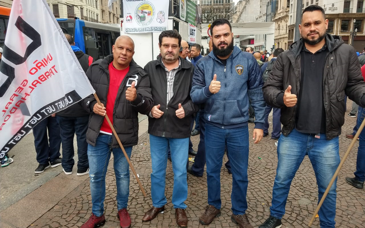 Diretores marcam presença na greve dos motoristas e cobradores de São Paulo